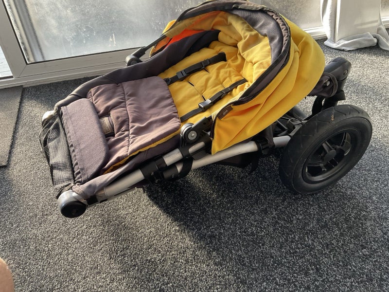 Mountain Buggy Swift Carousel 10