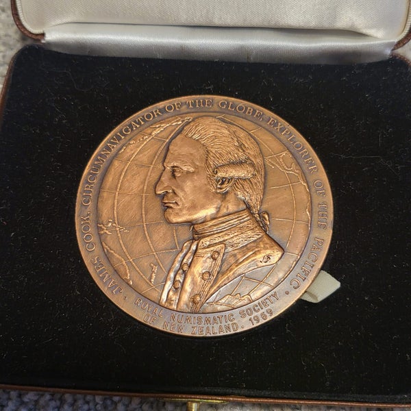 Royal Numismatic Society Captain Cook Bicentenary Medal - Bronze Carousel 1