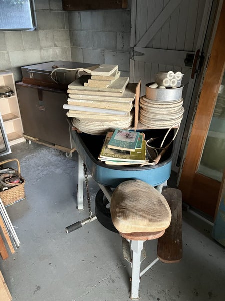 Kiln and pottery wheel Carousel 1