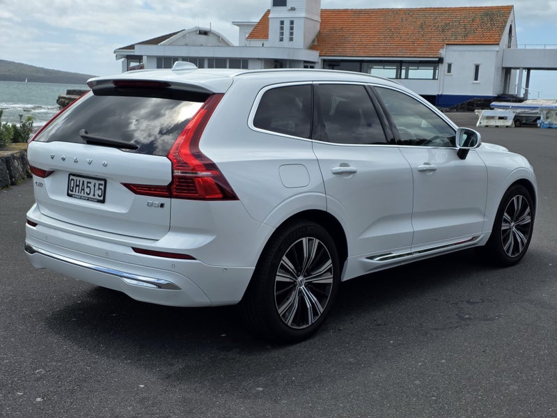 2023 Volvo XC60 B5 Ultimate Bright64141750240771111