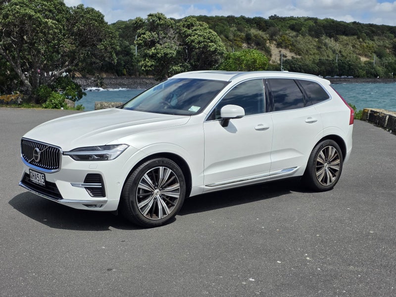 2023 Volvo XC60 B5 Ultimate Bright64141750240771112