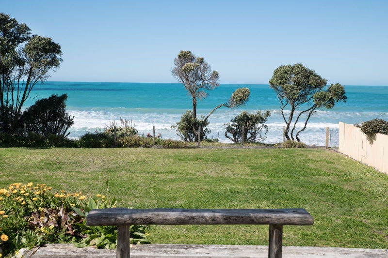 Move now to secure beach front Wainui64141770053635110