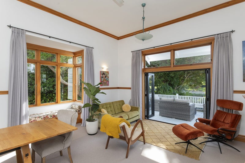 Character, class and river views64141770345091111