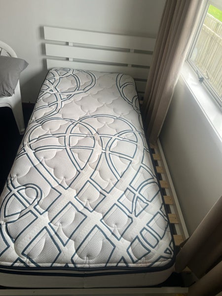King Bed with Frame – Excellent Condition Carousel 4