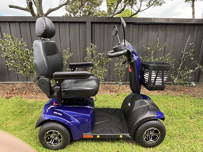 CTM HS-520 Mobility Scooter (RRP $4800) Carousel 1