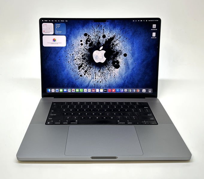 16" MacBook Pro M1 PRO Carousel 1
