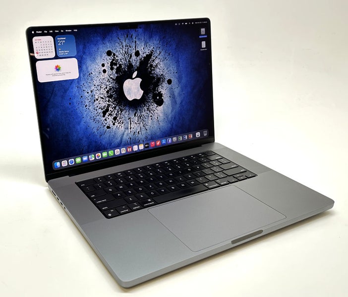 16" MacBook Pro M1 PRO Carousel 2