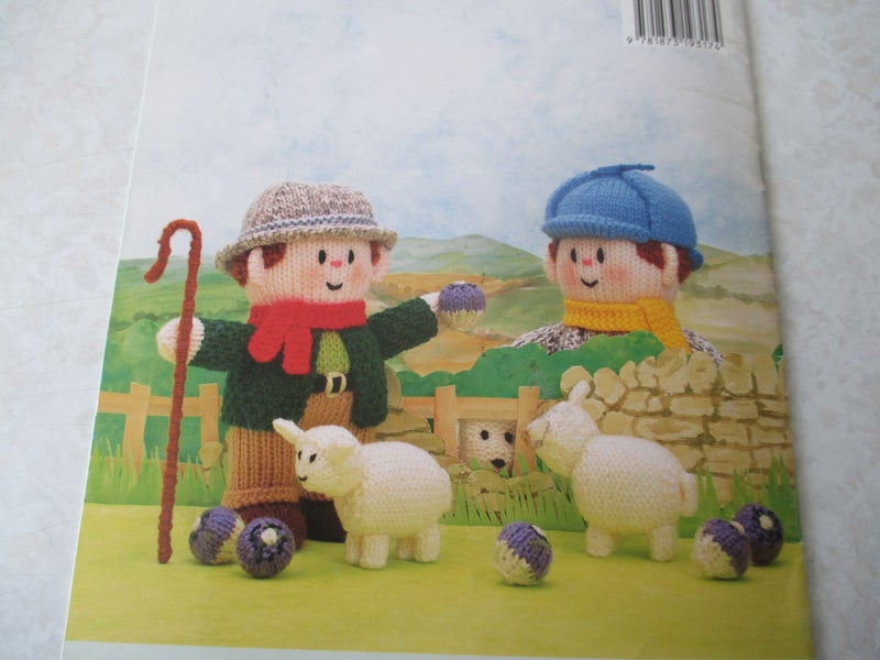 Jean Greenhowe's Book - Little Dumpling Dolls Carousel 13