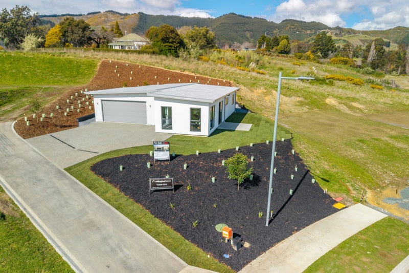 Effortless Elegance - Elevated New Home64141772912514113