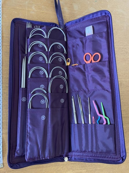 Set of circular and double point knitting needles in case Carousel 1