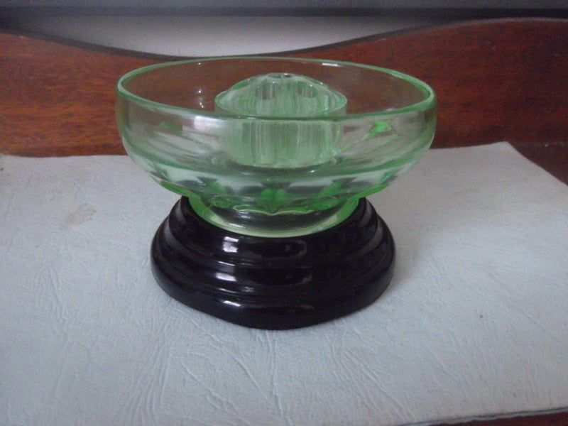 STUNNING URANIUM ART GLASS DISPLAY 1920s Carousel 11