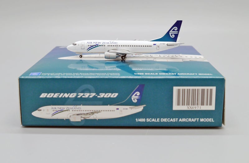 Air New Zealand Boeing 737-300 1:400 Carousel 3