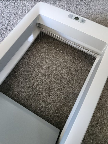 PetSafe ScoopFree Second Generation Self-Cleaning Litter Box with Hood Carousel 2