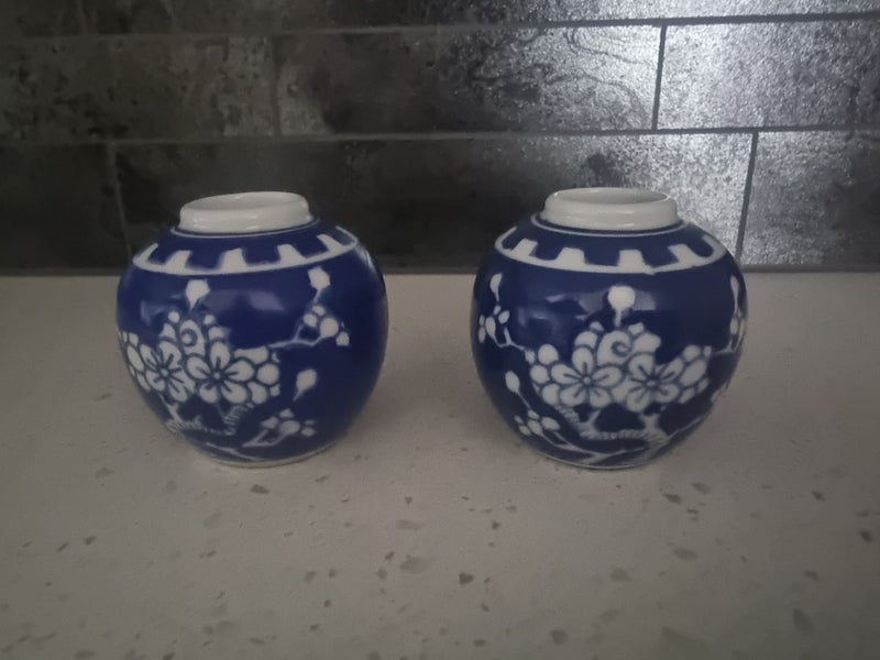 2 x Chinese Porcelain Ginger Vases Carousel 1