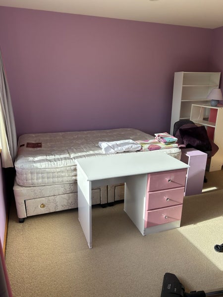 Bulk Lot Girls Bedroom Furniture Carousel 1