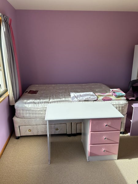 Bulk Lot Girls Bedroom Furniture Carousel 8