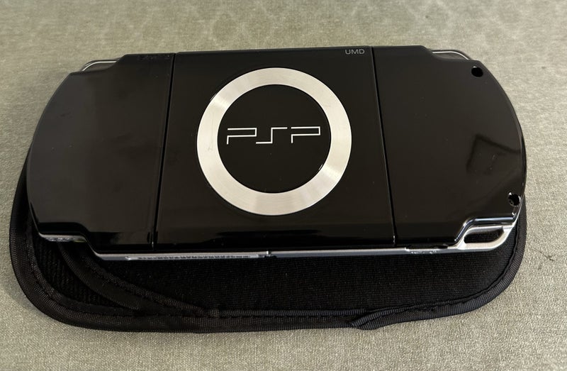 PSP 2000 – Piano Black | 64GB | Fully Set Up64142345020803112