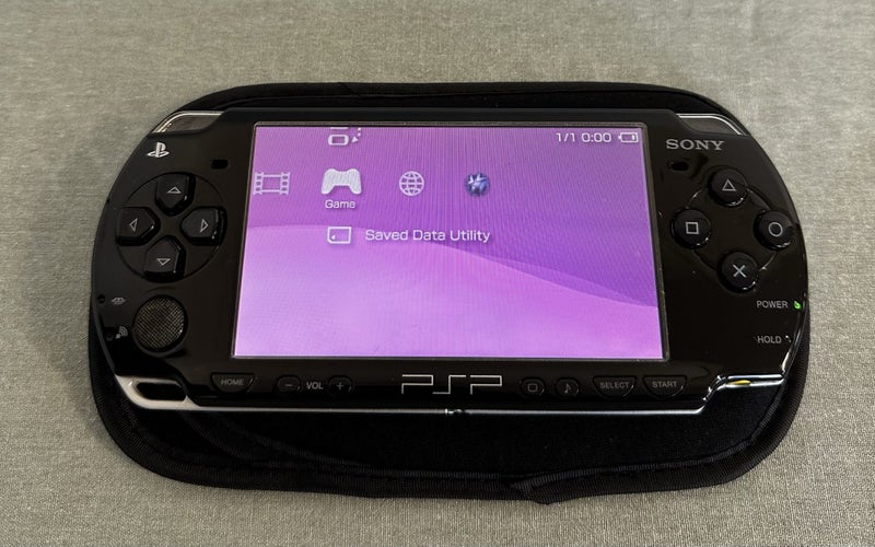 PSP 2000 – Value Piano Black | 64GB | Fully Set Up64142350186113111