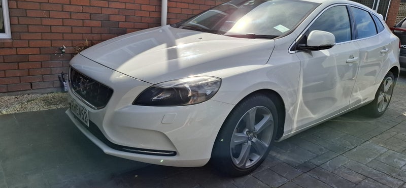 2014 Volvo V4064141750581506112