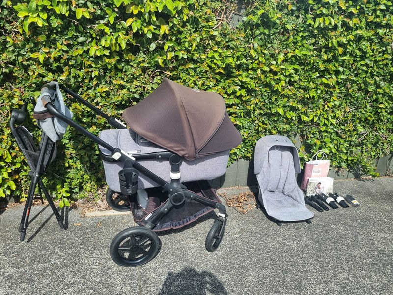 Bugaboo Fox bassinet, stroller and bassinet stand Carousel 7