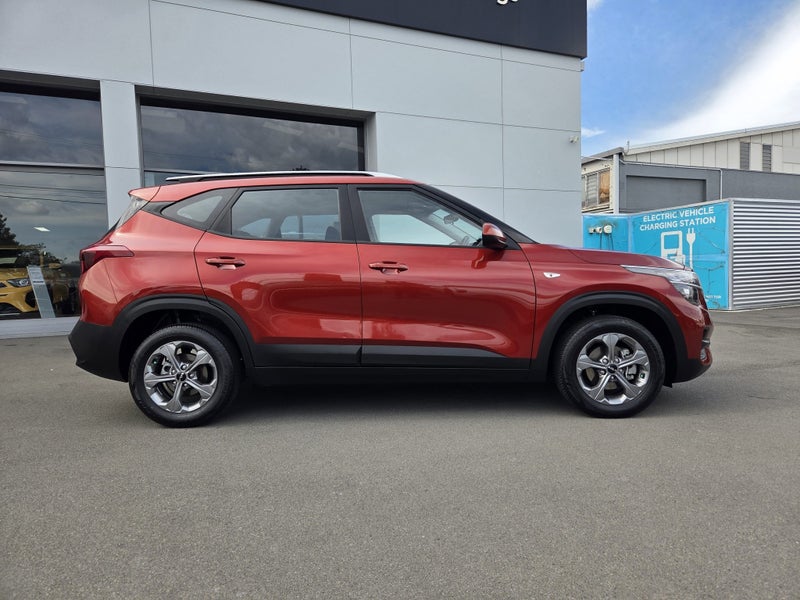 2022 Kia Seltos LX 2.0P64141750832001111