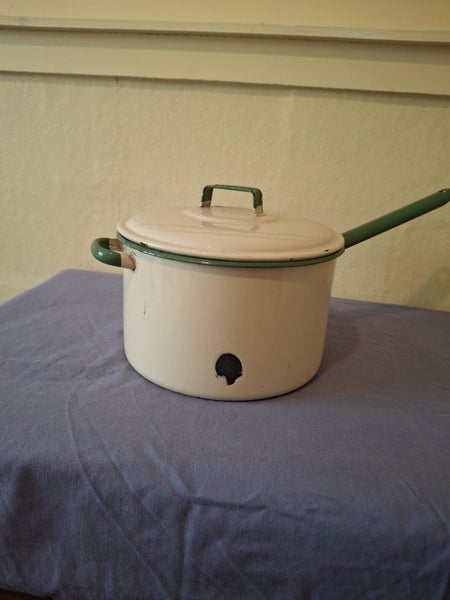 Yellow and Green Enamel Pot Carousel 2