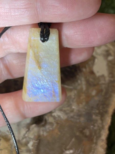 Moonstone necklace 1715 Carousel 6