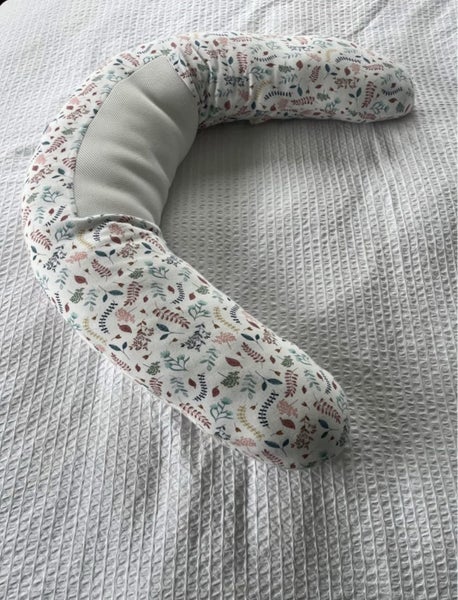 Pregnancy and breastfeeding pillow Carousel 1