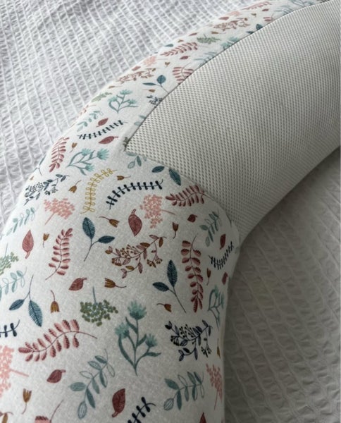 Pregnancy and breastfeeding pillow Carousel 2