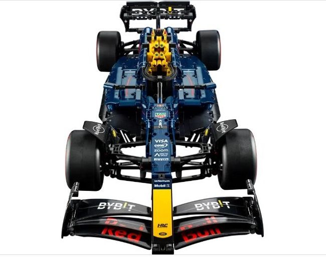 LEGO Technic 42206 Oracle Red Bull Racing RB20 F1 Car + Afterpay Carousel 1