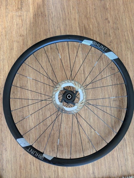 HUNT 30 Carbon Disc Son 28 Dynamo 700c Wheel Carousel 2