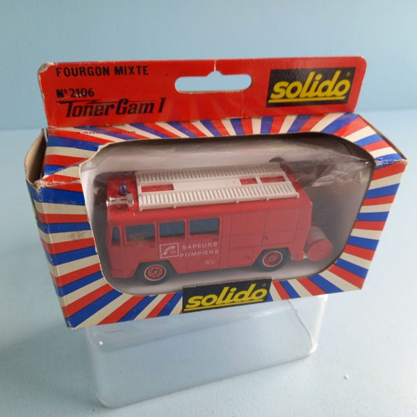 #2 Solido Berliet GAK 17 French Fire Engine Carousel 4