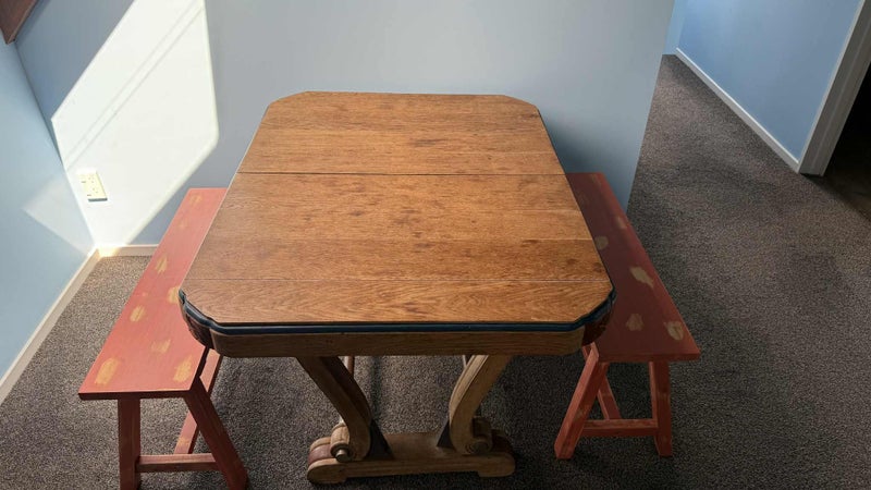 Vintage diner table + 2 Benches64229357882497113