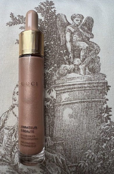 BEAUTIFUL lluminateur GUCCI de Beauté Highlighter Carousel 2
