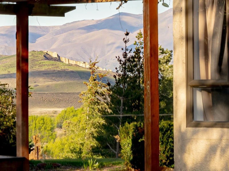 A Peaceful Life in a Historic Setting64141787457539114