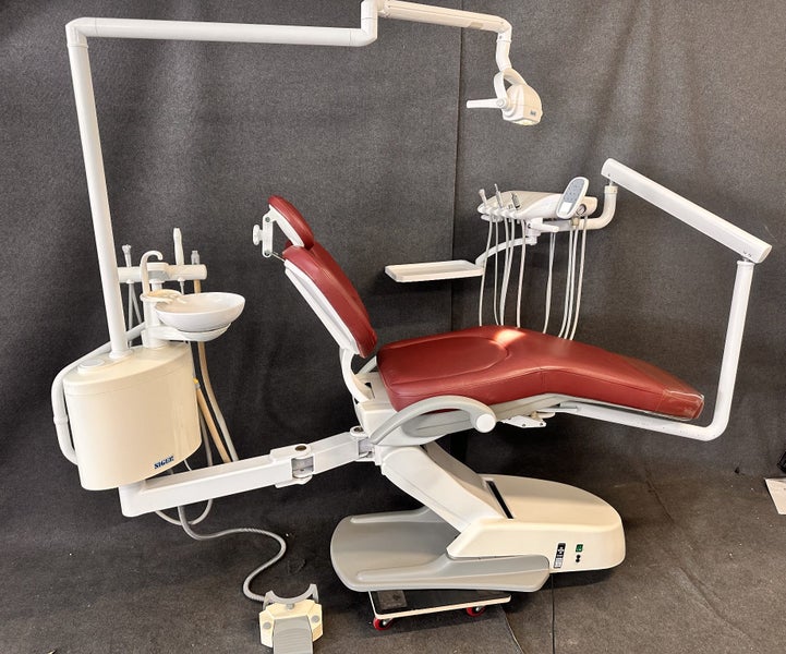 Siger U500 dentist chair in fabulous condition. Carousel 1