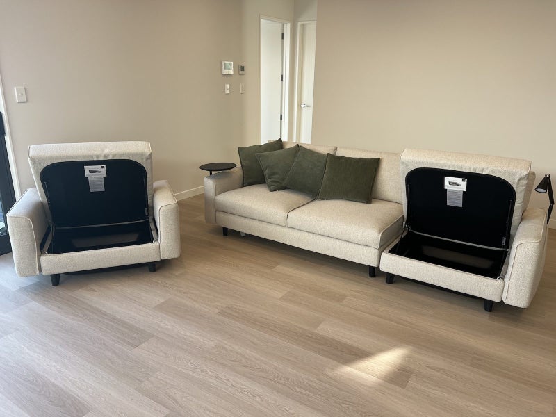 Modular sofa from King Furniture in excellent condition64142358478722113