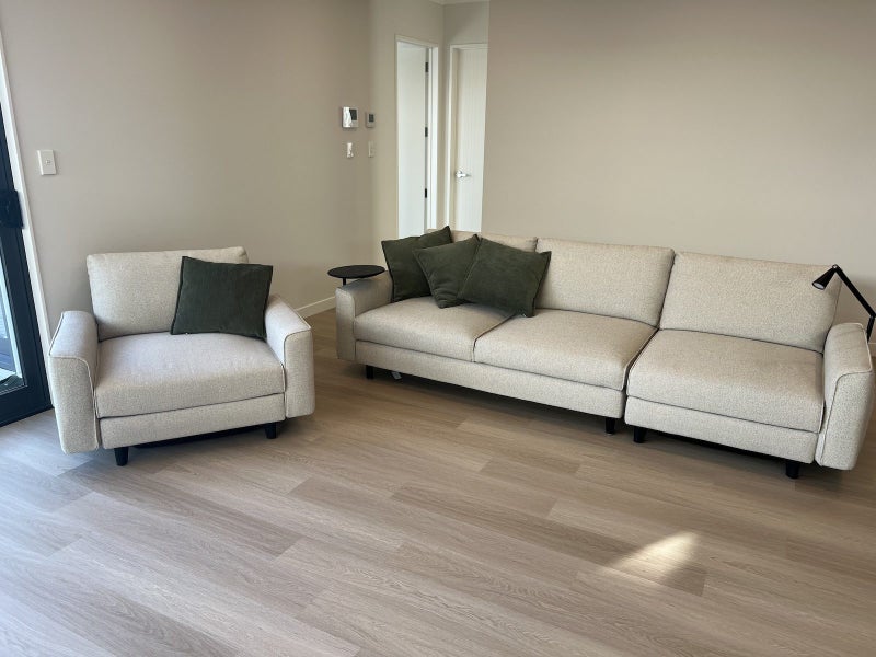 Modular sofa from King Furniture in excellent condition64142358478722110