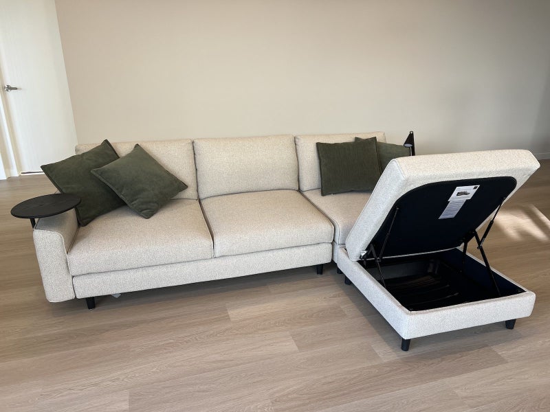 Modular sofa from King Furniture in excellent condition64142358478722114