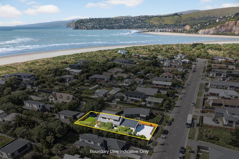 Your Beachside Haven Awaits!64208562474883111