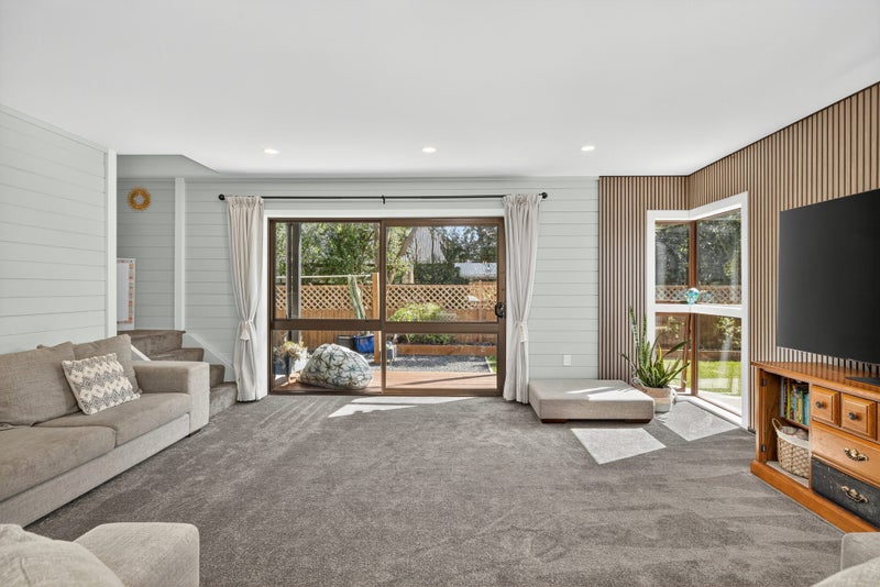 Your Beachside Haven Awaits!64208562474883113