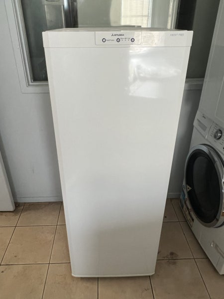 Mitsubishi Electric 160L Upright Single Door Vertical Freezer MF-U160X-W-A Carousel 1