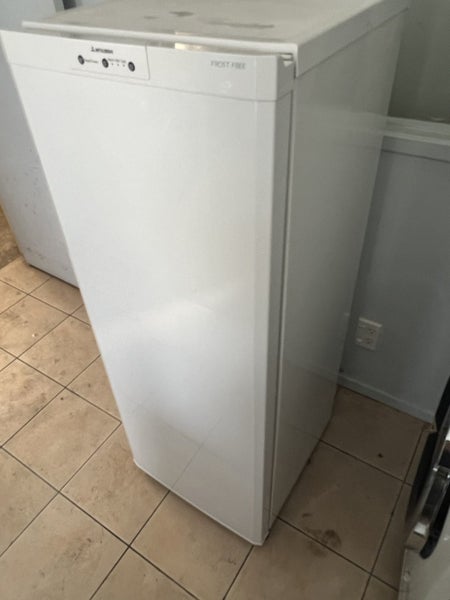 Mitsubishi Electric 160L Upright Single Door Vertical Freezer MF-U160X-W-A Carousel 2