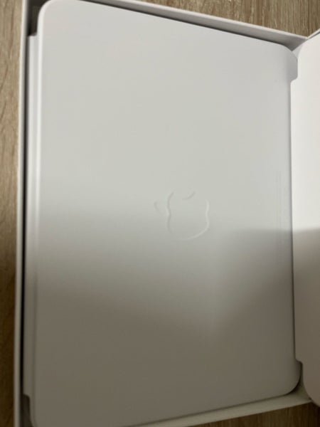 Apple Magic Keyboard Folio for iPad (10th Generation)64142557880578113