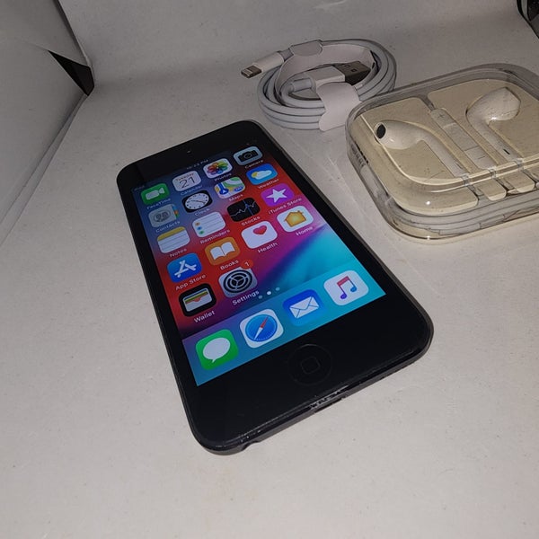 Apple iPod Touch 16GB 6th Gen Carousel 2