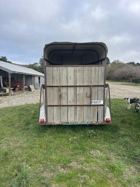 Double Horse Float64438477180417113