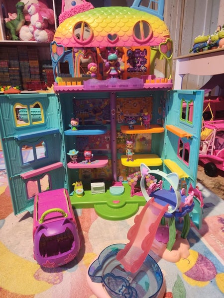 Gabby doll house + Gabby's Party Room and few accessories64230856136579110