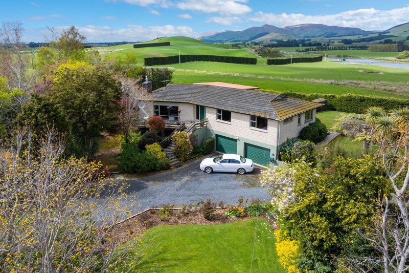 Classy and clever in Clinton64215964952323113