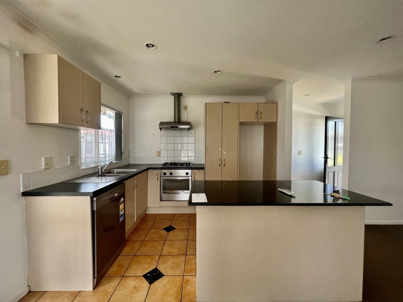 Hillcrest, 4 bedrooms64426206675201111