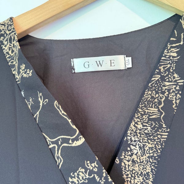 G.W.E V-Neck Midi Dress BlackBeige Landscape - Size 4XL Carousel 2